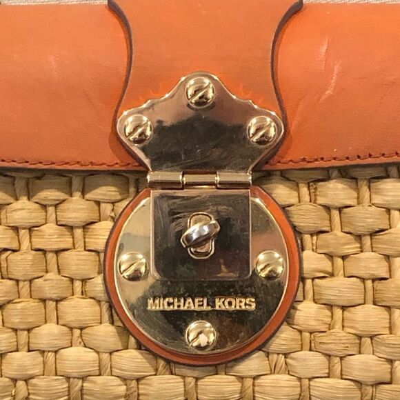 Vintage MICHAEL KORS Rattan Leather Clutch Gold Turn Lock Chain & Leather Strap - Picture 3 of 17